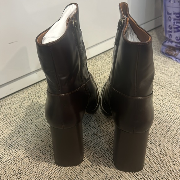 Bobbie’s of Paris Marnie Ankle Boots - Picture 7 of 7